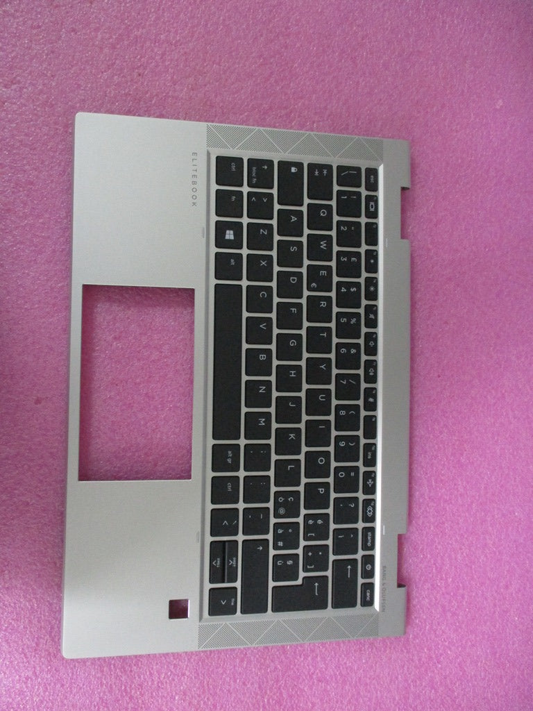 M03903-061